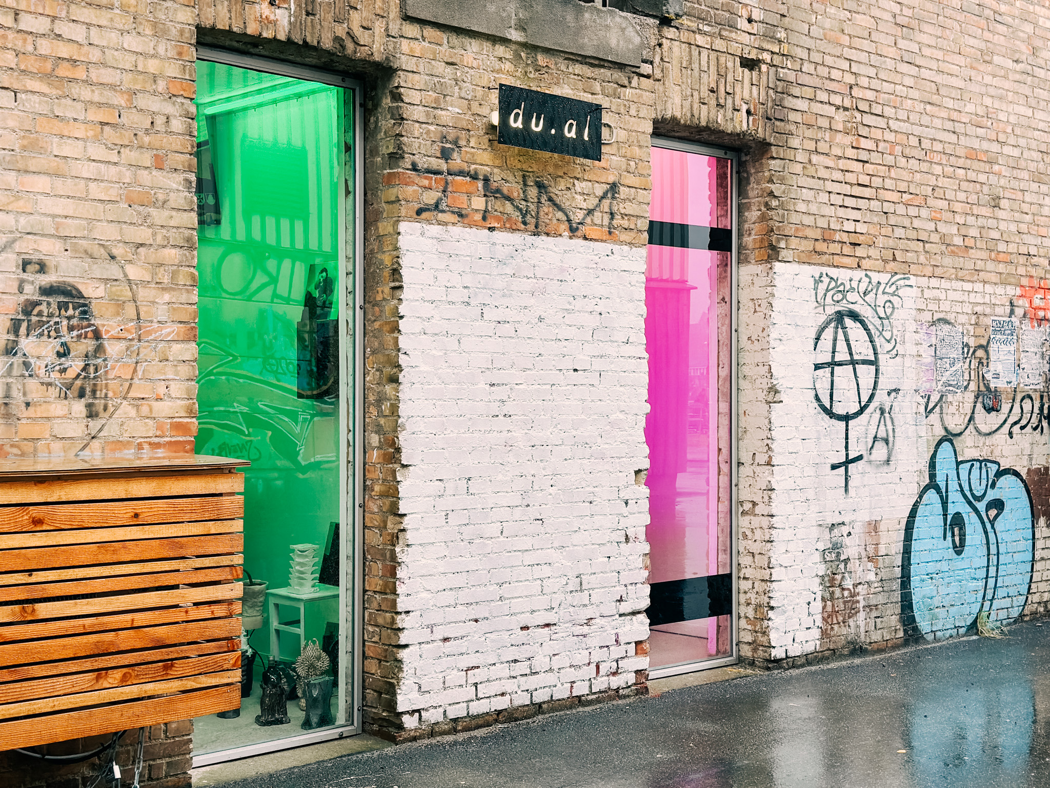 du.al udstillingsmontre på Frederiksø, på besøg hos de kreative lejere