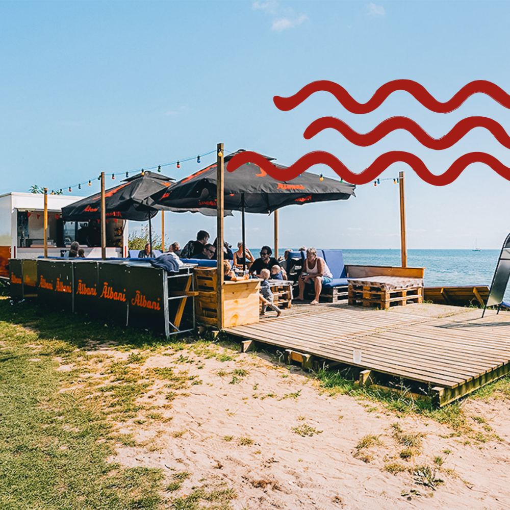 First Camp Bøsøre Strand, Strandbar, Sommer ved Sundet