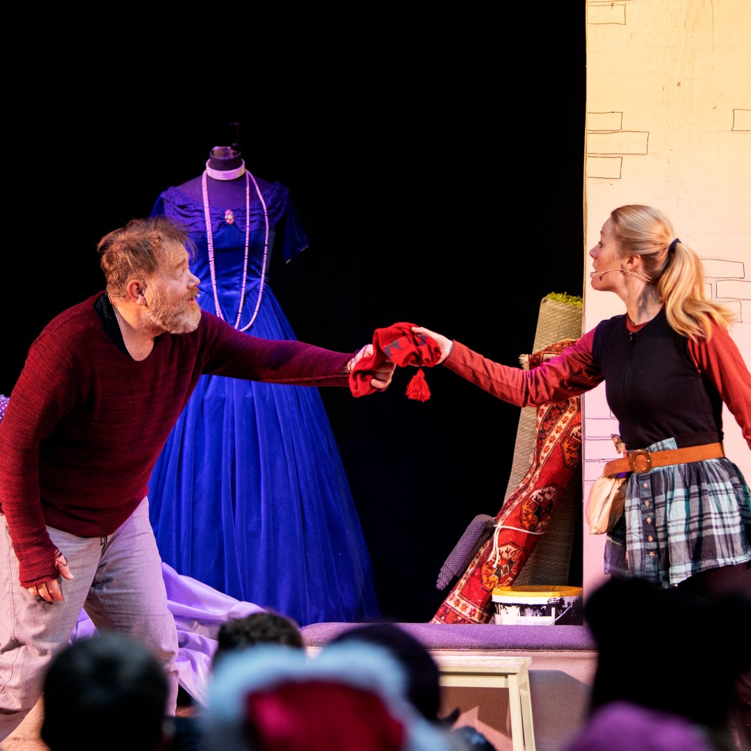 Julies Julemission, Baggårdteatret